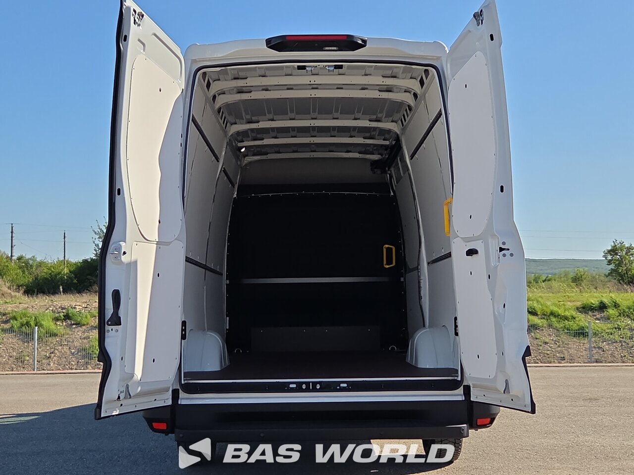 Other : Iveco Daily 35S18 شاحنة خفيفة بصندوق مغلق