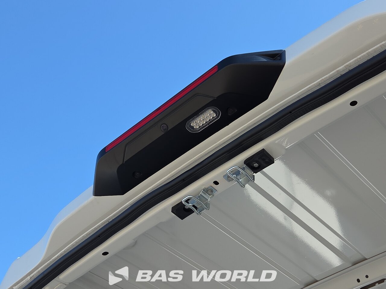 Other : Iveco Daily 35S18 شاحنة خفيفة بصندوق مغلق