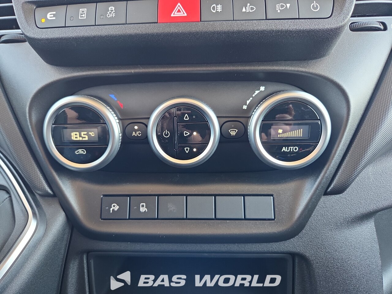 Other : Iveco Daily 35S18 شاحنة خفيفة بصندوق مغلق
