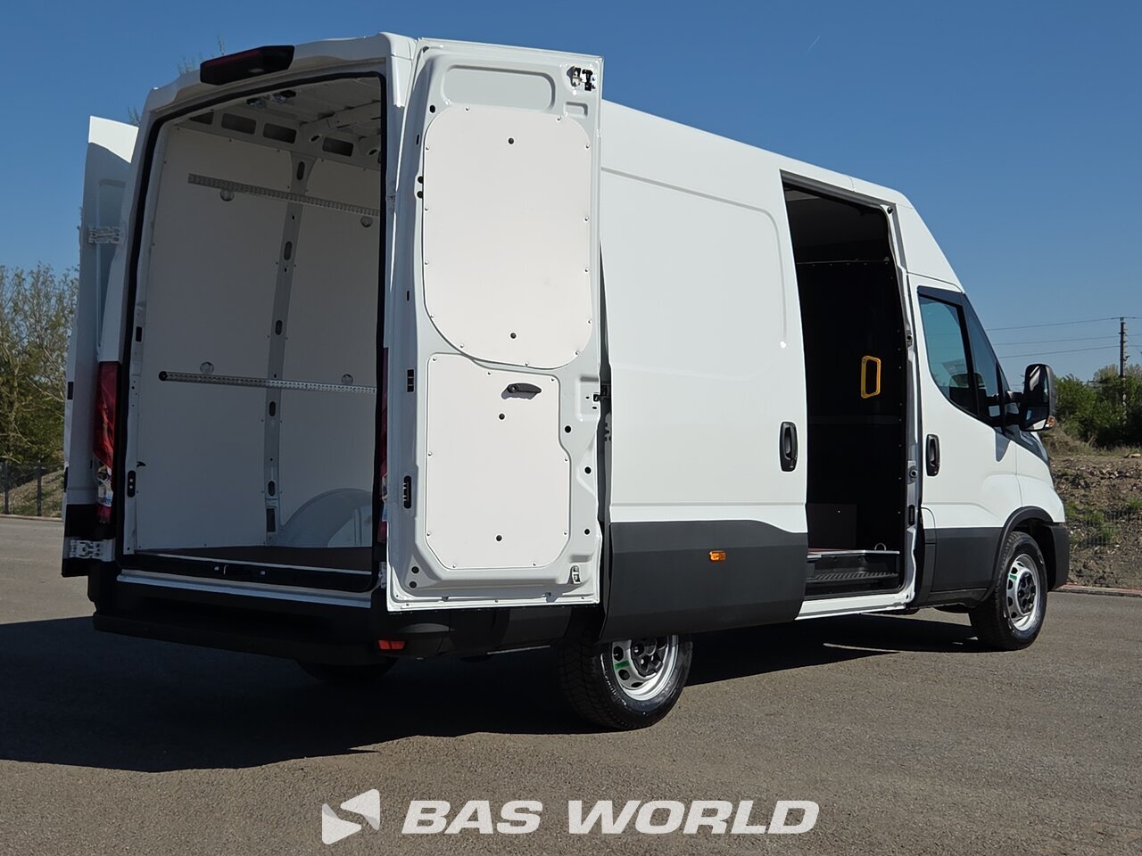 Other : Iveco Daily 35S18 شاحنة خفيفة بصندوق مغلق