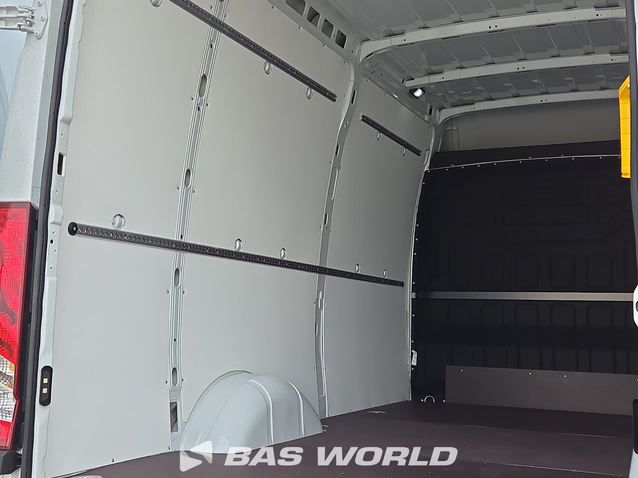 Other : Iveco Daily 35S18 Suljettu pakettiauto