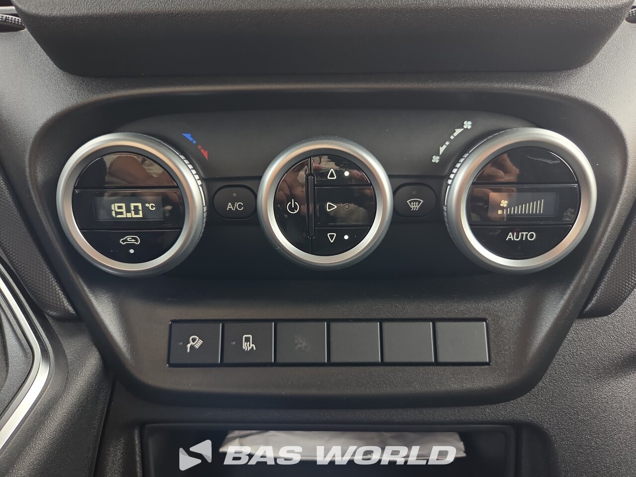 Other : Iveco Daily 35S21 شاحنة خفيفة بصندوق مغلق