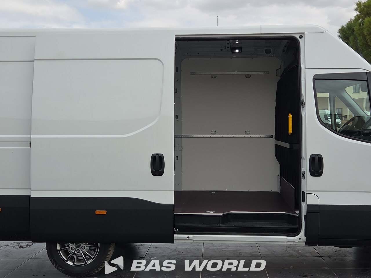 Other : Iveco Daily 35S21 شاحنة خفيفة بصندوق مغلق