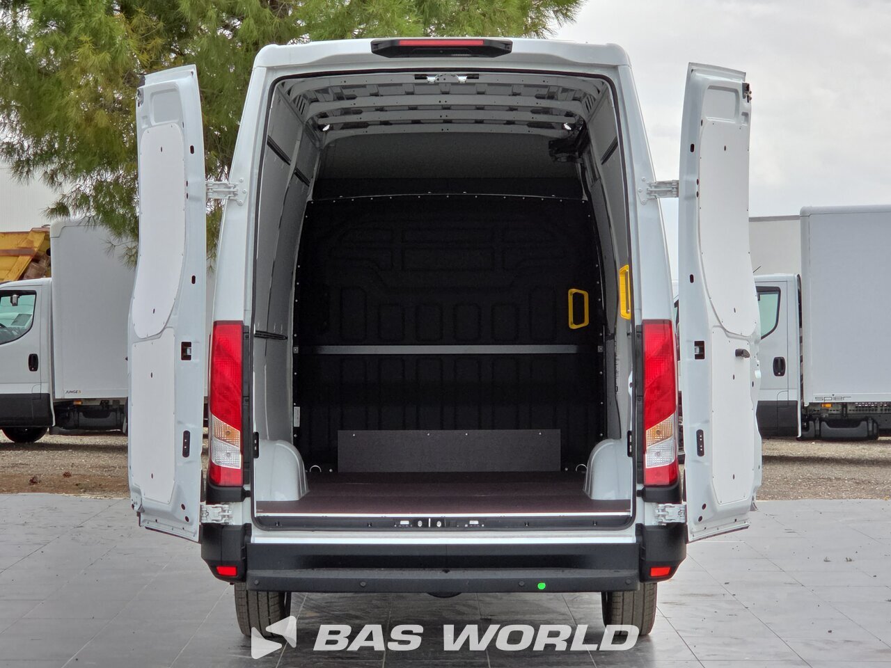 Other : Iveco Daily 35S21 شاحنة خفيفة بصندوق مغلق