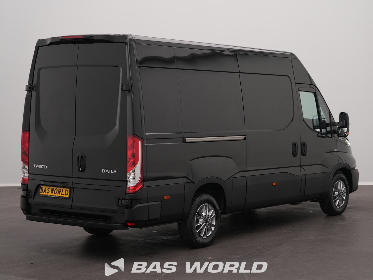 Other : Iveco Daily 35S21 Затворен ван