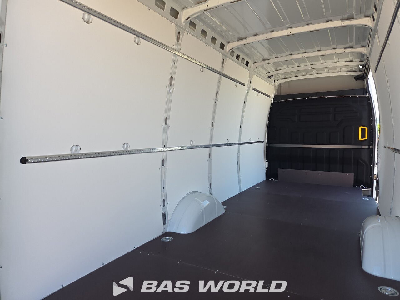 Other : Iveco Daily 35S21 Затворен ван