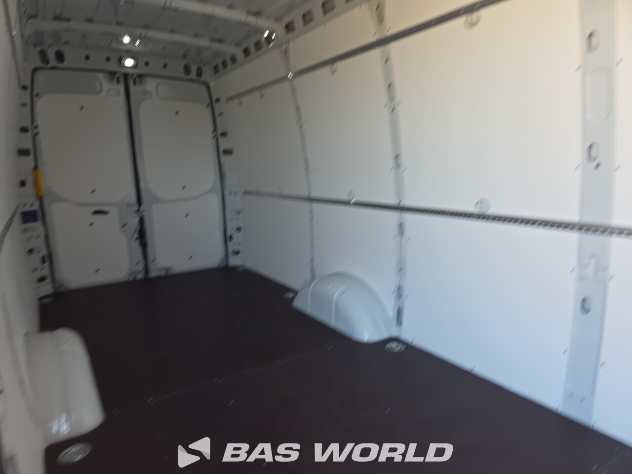 Other : Iveco Daily 35S21 Затворен ван