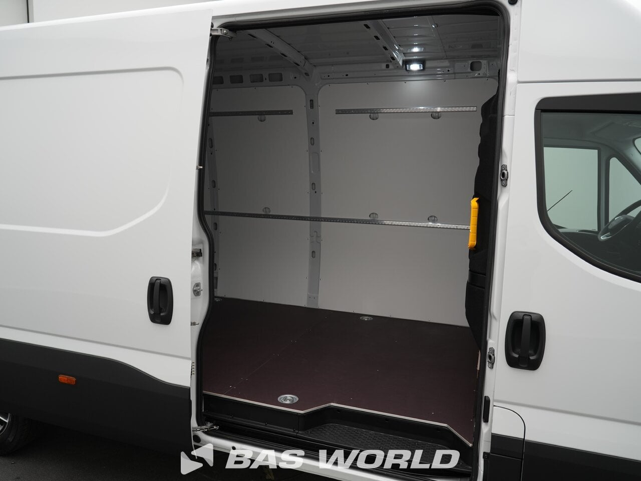 Other : Iveco Daily 35S21 Затворен ван