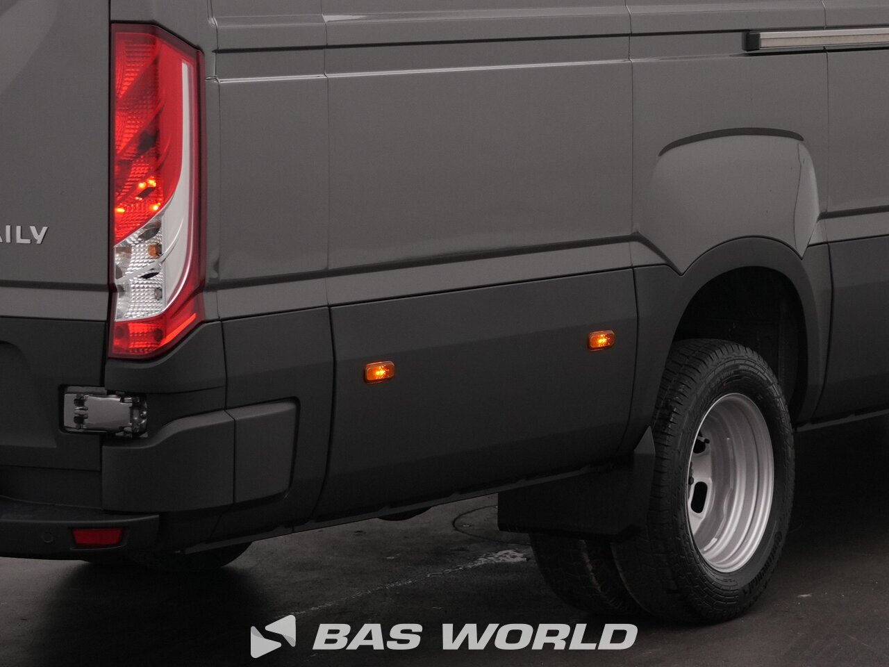 Other : Iveco Daily 35C21 Затворен ван