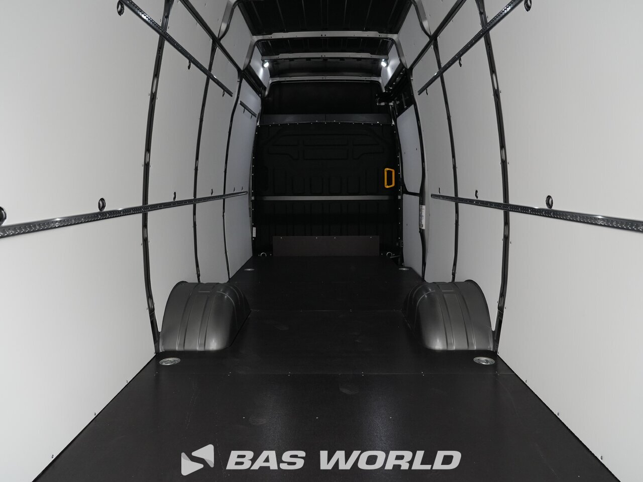 Other : Iveco Daily 35C21 Затворен ван