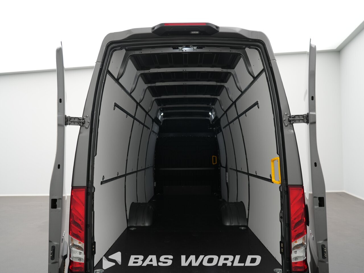Other : Iveco Daily 35C21 Затворен ван