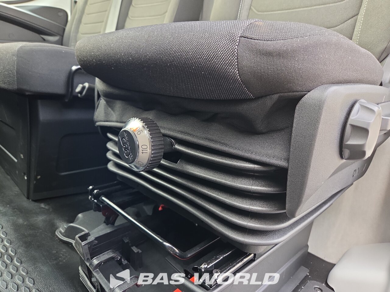 Other : Iveco Daily 35S21 شاحنة خفيفة بصندوق مغلق