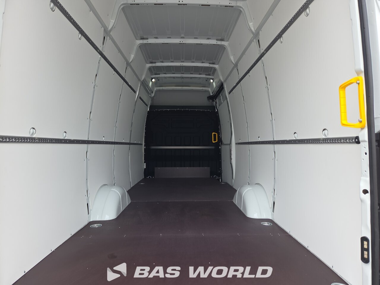 Other : Iveco Daily 35S21 شاحنة خفيفة بصندوق مغلق