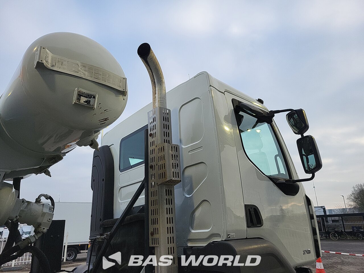 Other : Renault Kerax 370 Бетоновоз камион