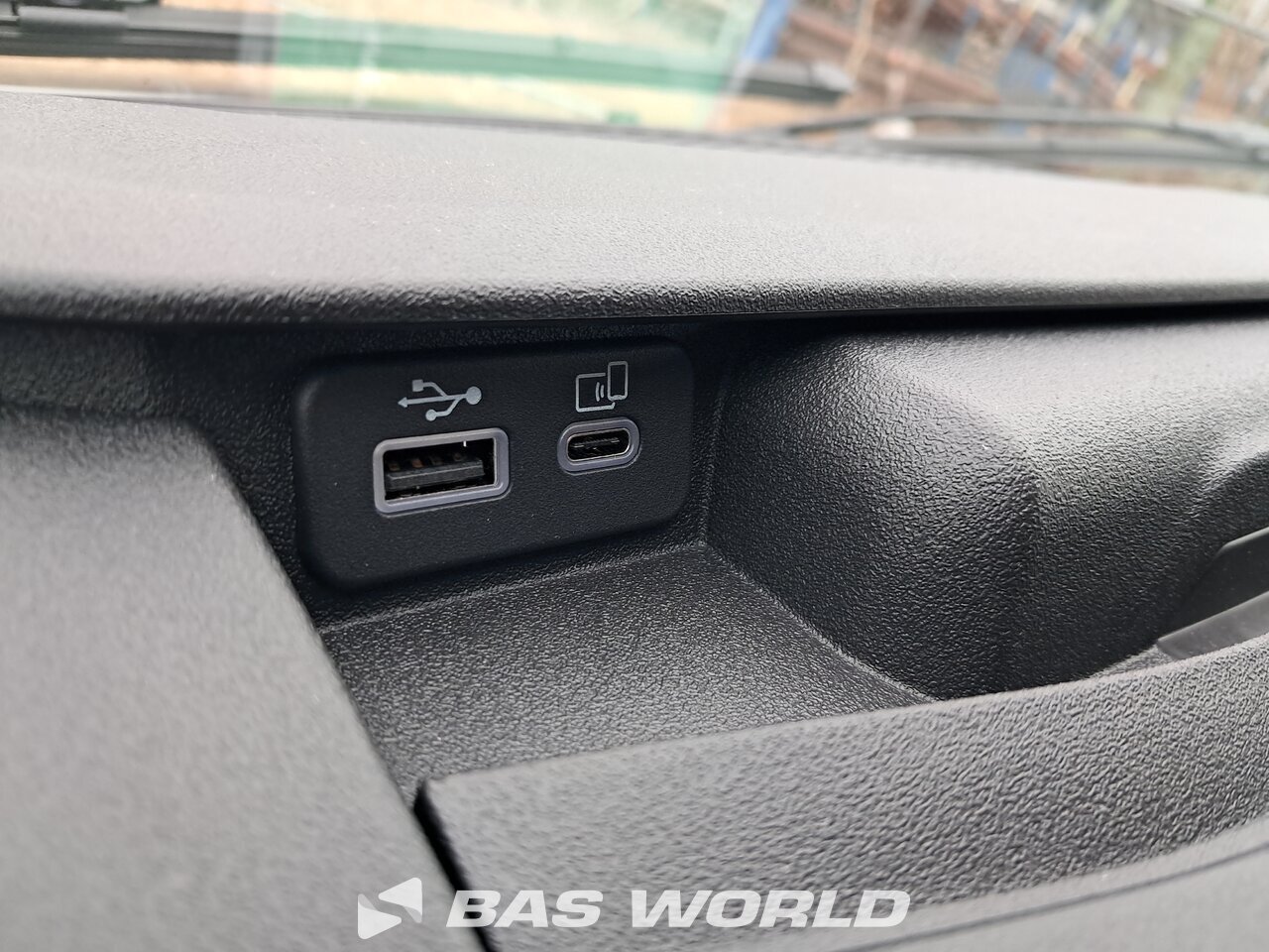 Other : Iveco Daily 35C21 Отворен