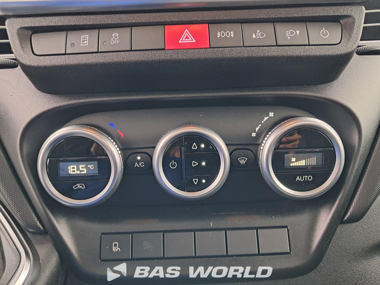 Other : Iveco Daily 35C21 Отворен