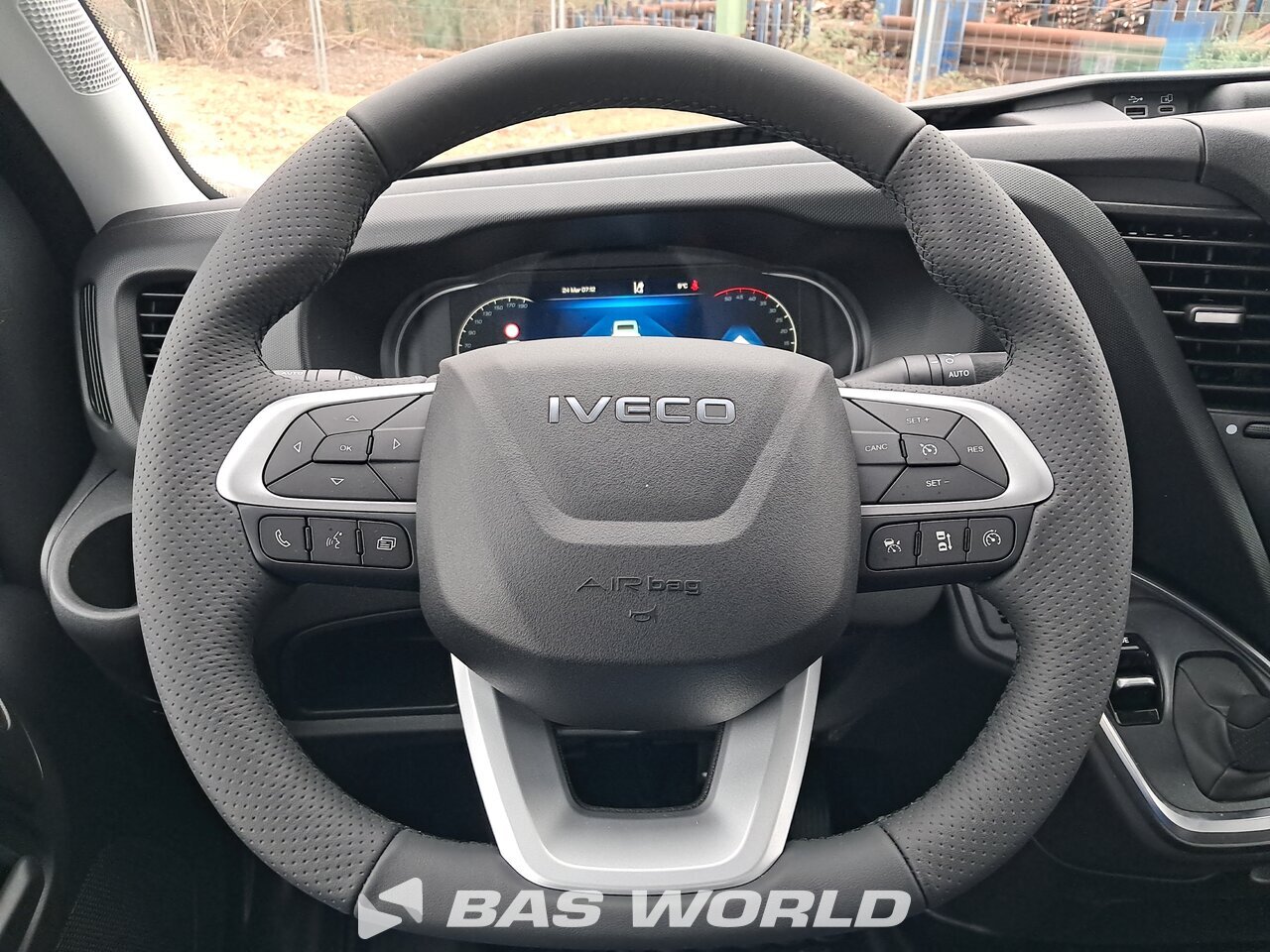 Other : Iveco Daily 35C21 Отворен
