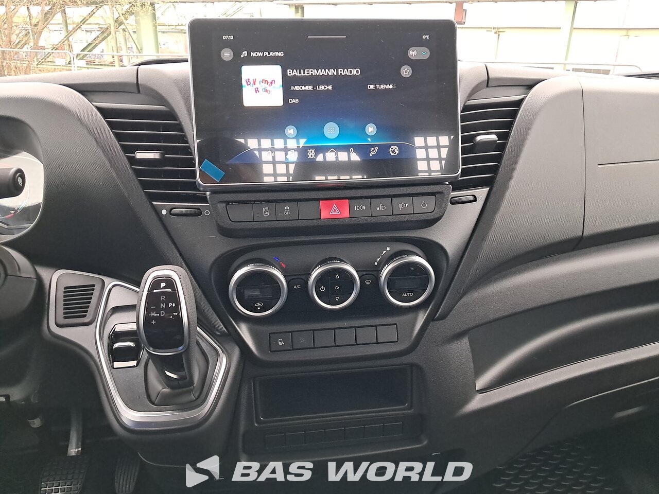 Other : Iveco Daily 35C21 Отворен