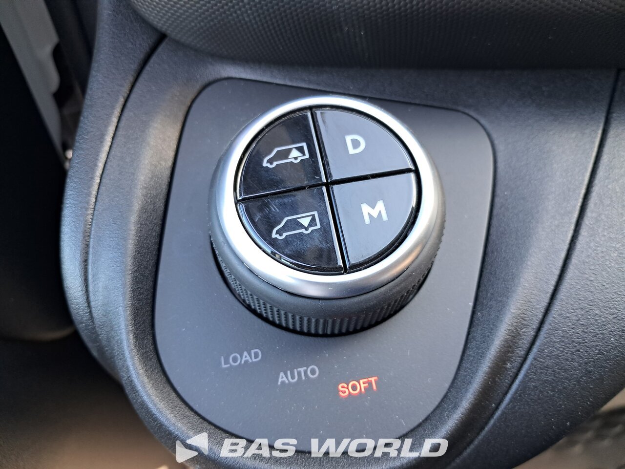 Other : Iveco 70C18 Stängda lastbilskarosser