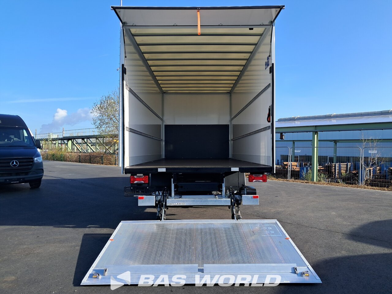 Other : Iveco 70C18 Stängda lastbilskarosser