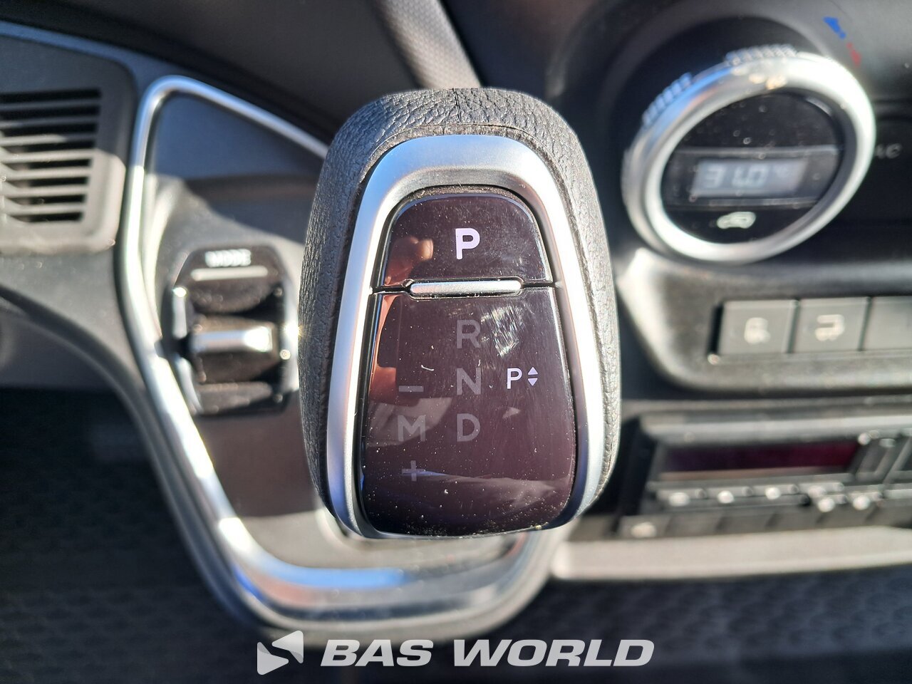 Other : Iveco 70C18 Stängda lastbilskarosser