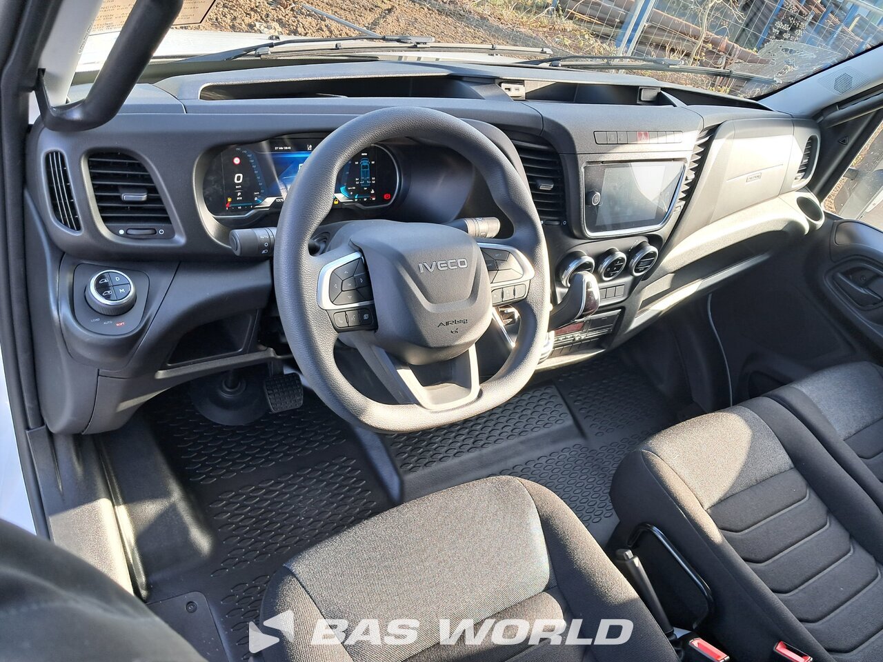 Other : Iveco 70C18 Stängda lastbilskarosser