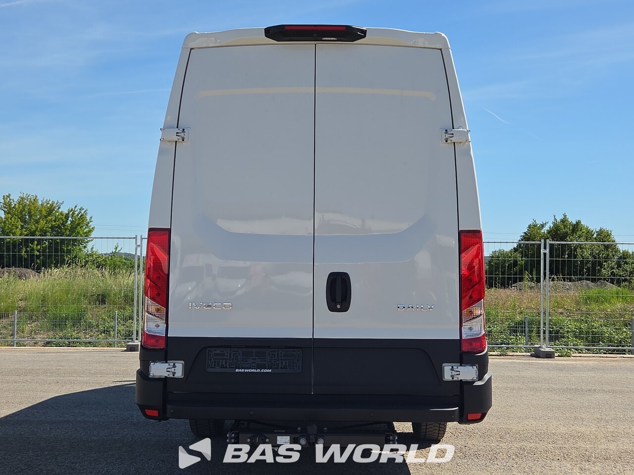 Other : Iveco Daily 35S18 закрыто