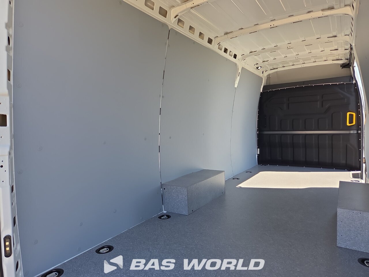 Other : Iveco Daily 35S18 закрыто