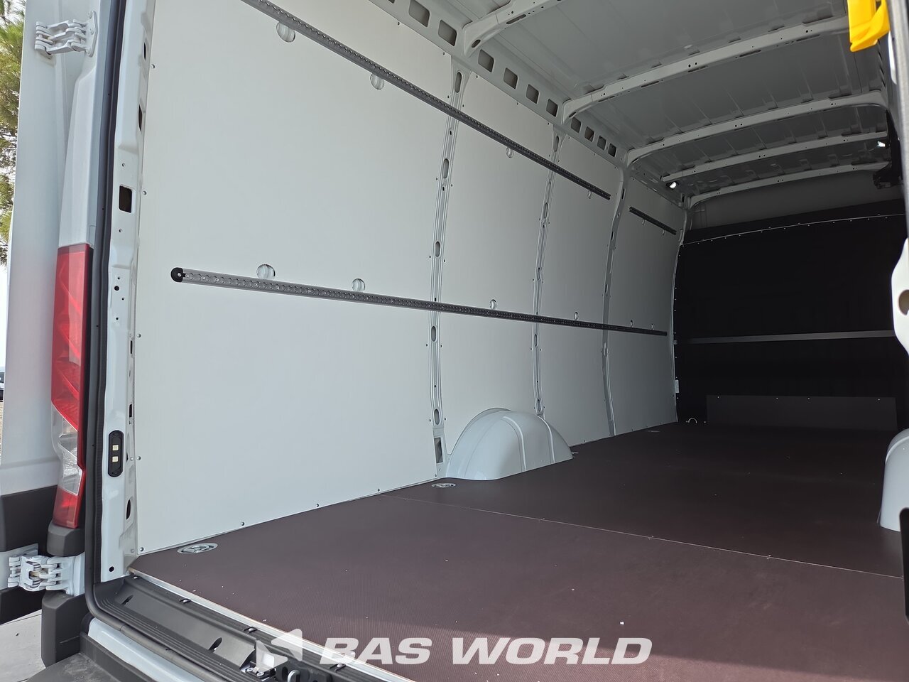 Other : Iveco Daily 35S18 Затворен ван