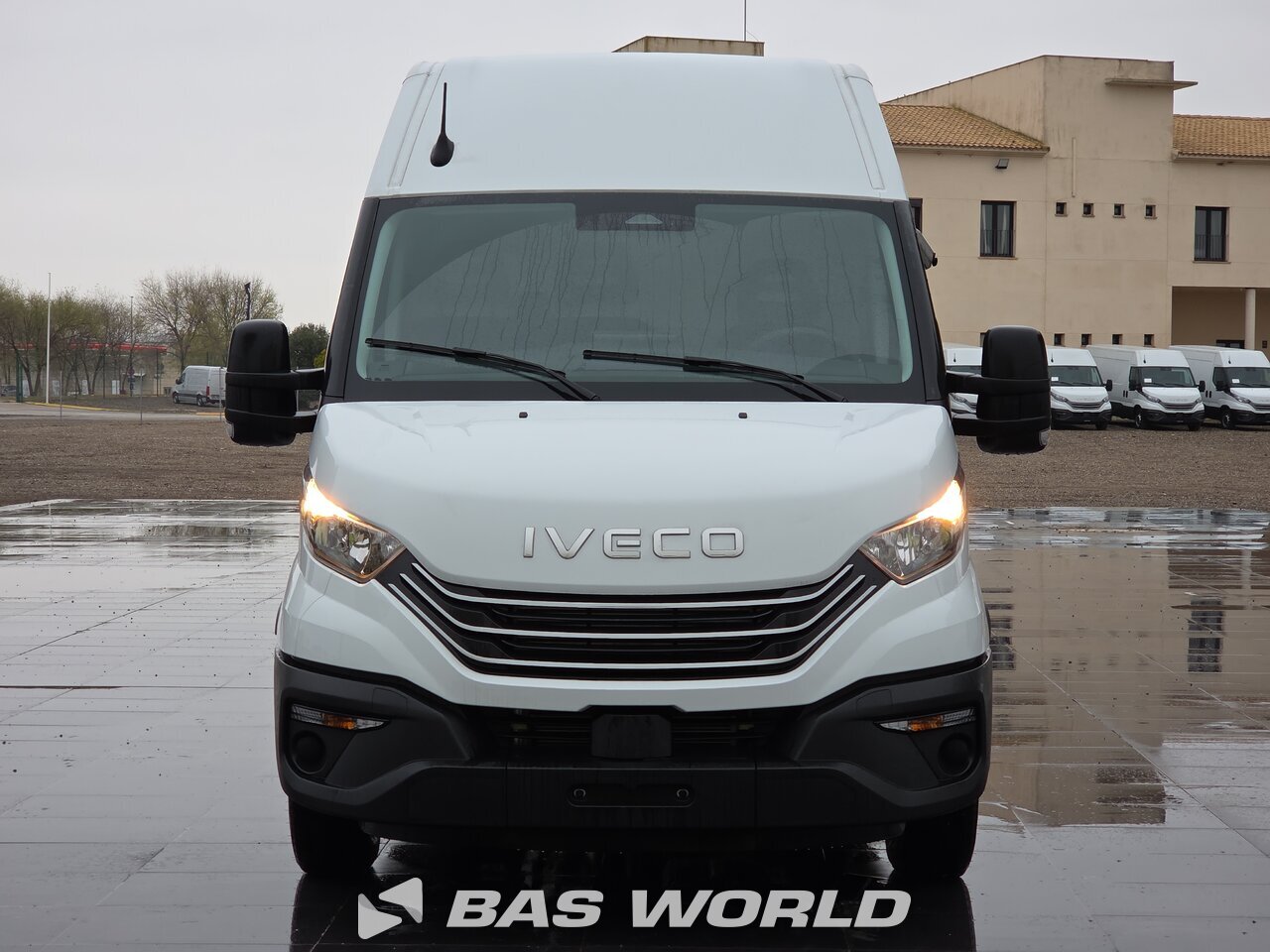 Other : Iveco Daily 35S18 Затворен ван