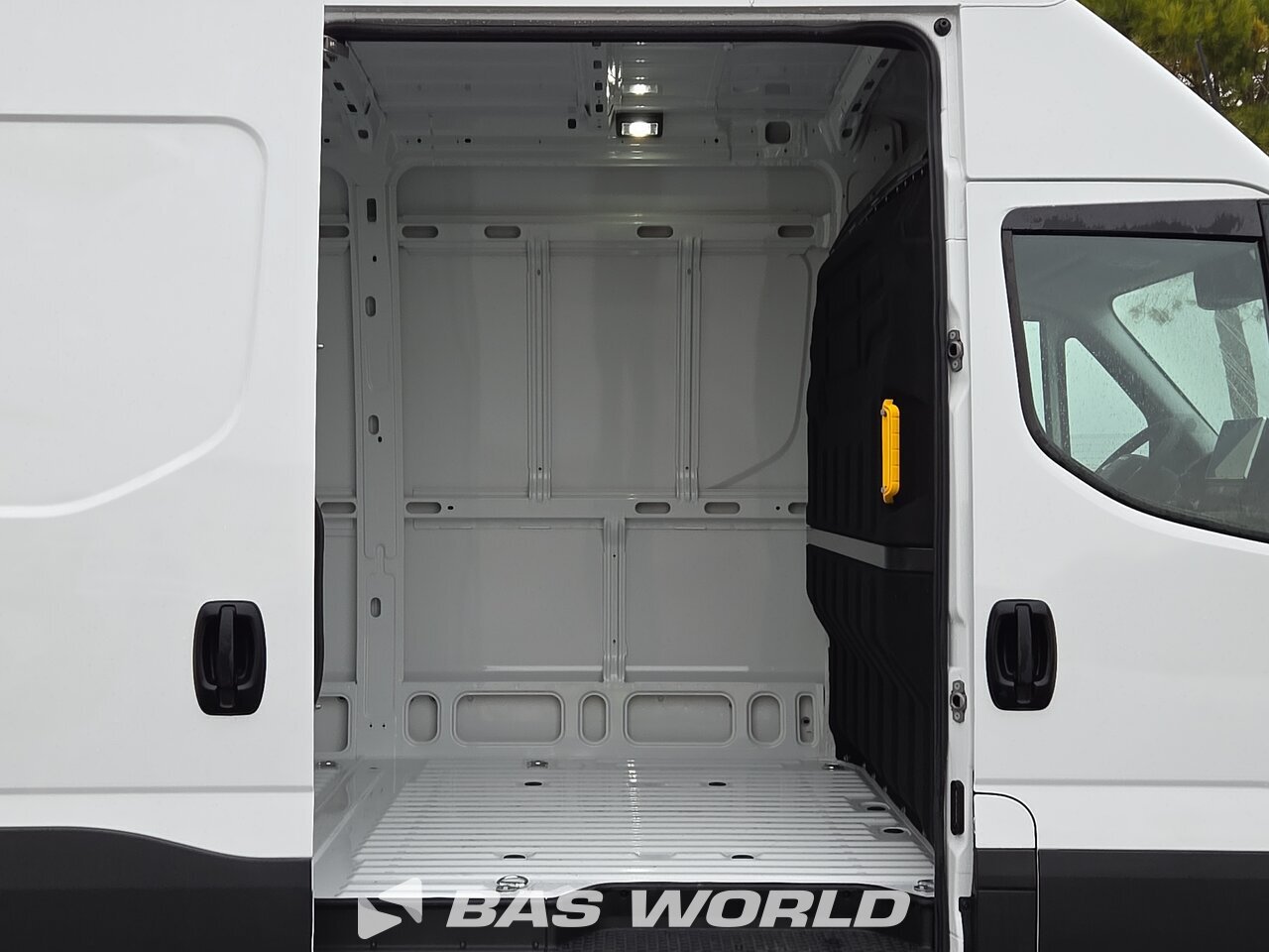 Other : Iveco Daily 35S18 Затворен ван