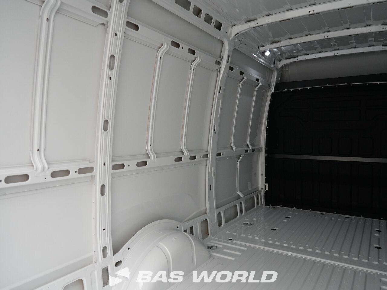 Other : Iveco Daily 35S18 Затворен ван