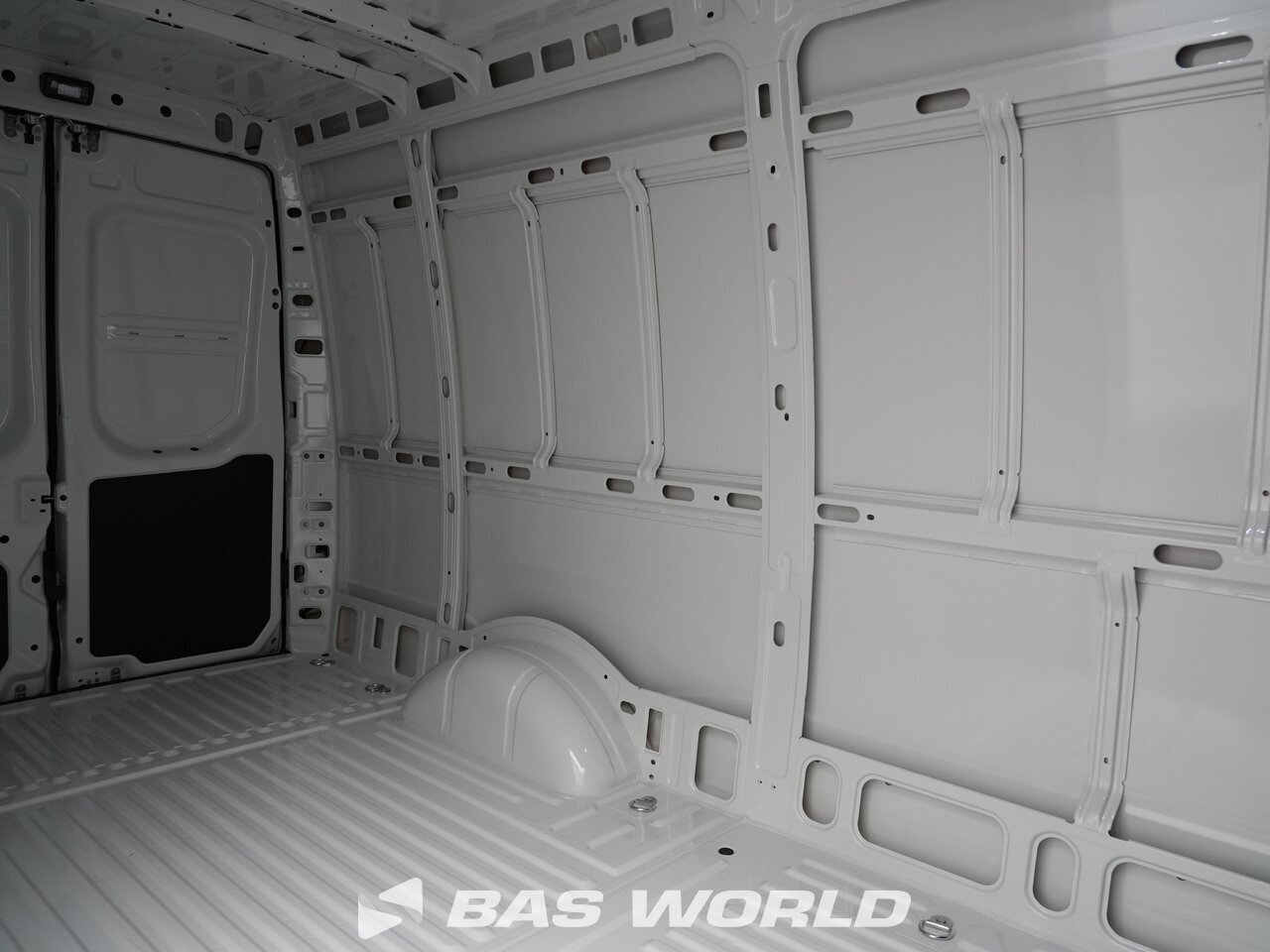 Other : Iveco Daily 35S18 Затворен ван