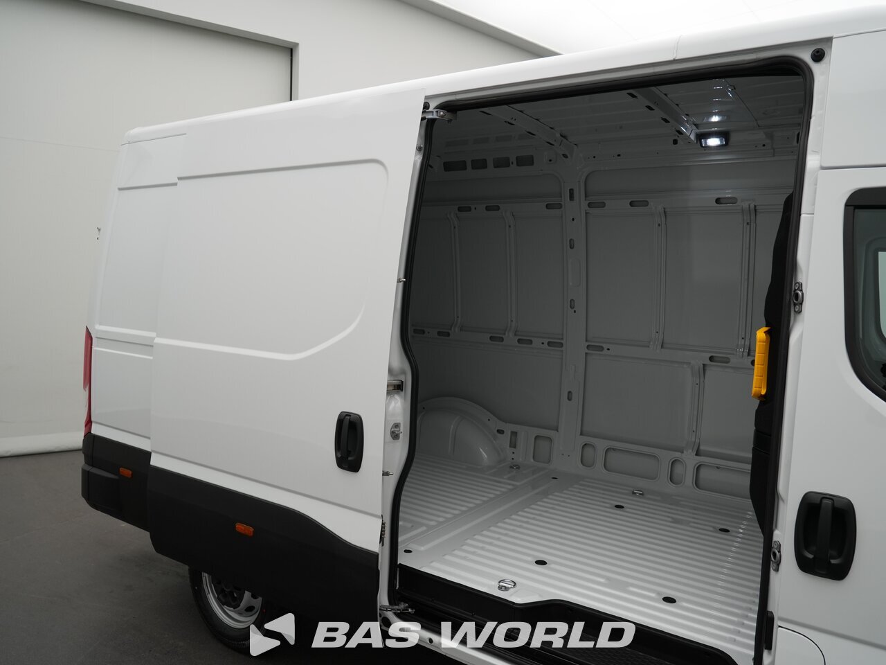 Other : Iveco Daily 35S18 Затворен ван