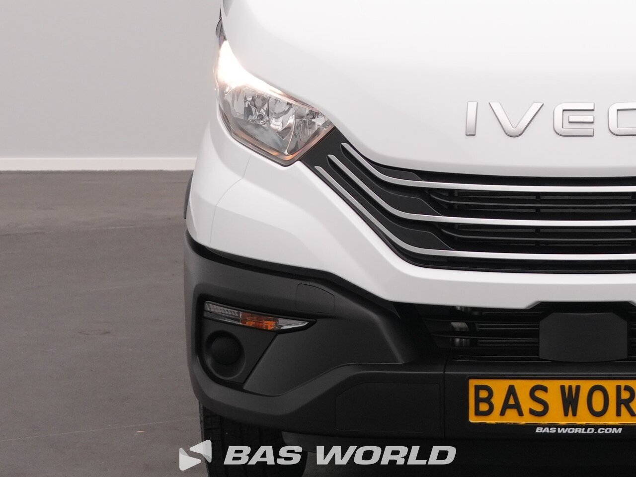 Other : Iveco Daily 35S18 Затворен ван