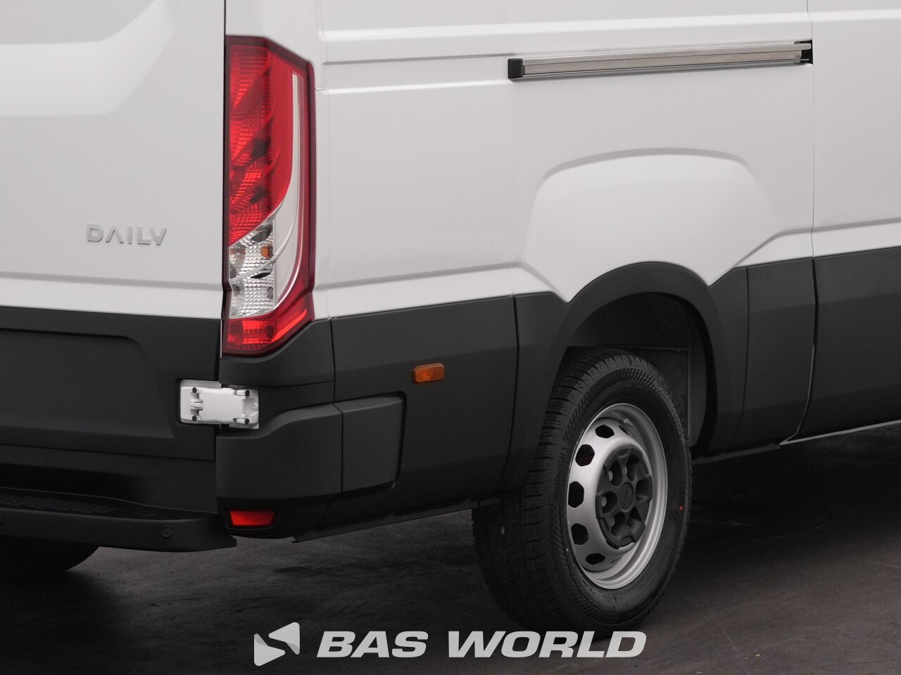 Other : Iveco Daily 35S18 Затворен ван