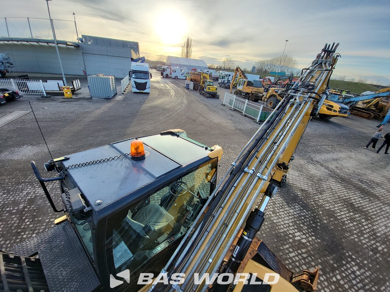 Other : Caterpillar MH3024 مناولات المخلفات مناولات صناعية