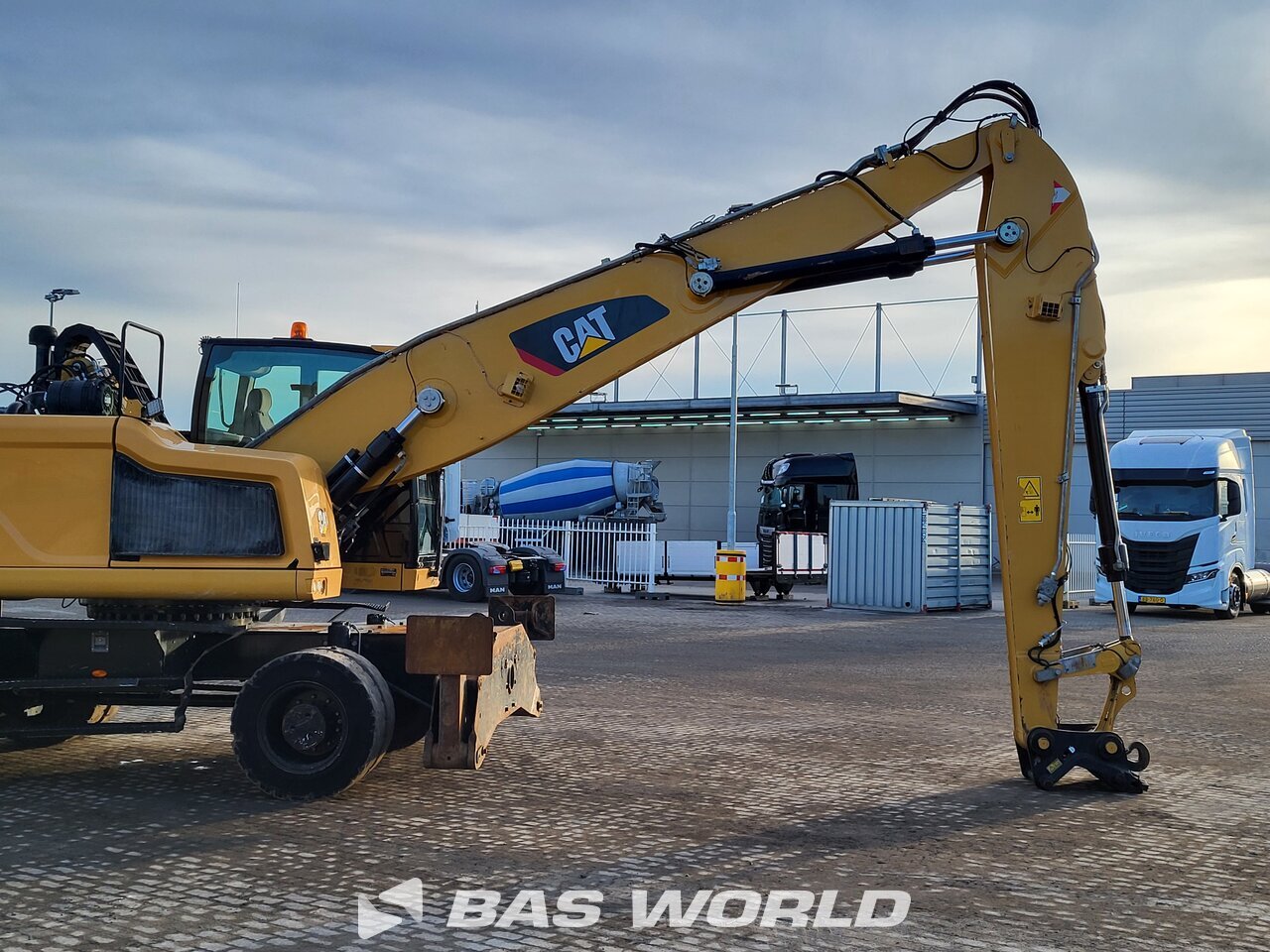Other : Caterpillar MH3024 مناولات المخلفات مناولات صناعية