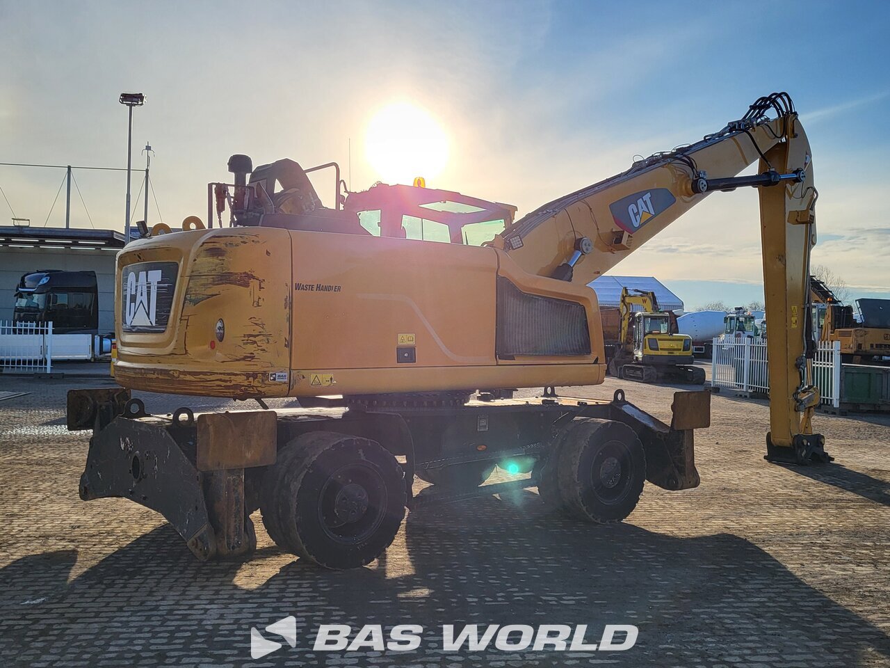 Other : Caterpillar MH3024 مناولات المخلفات مناولات صناعية