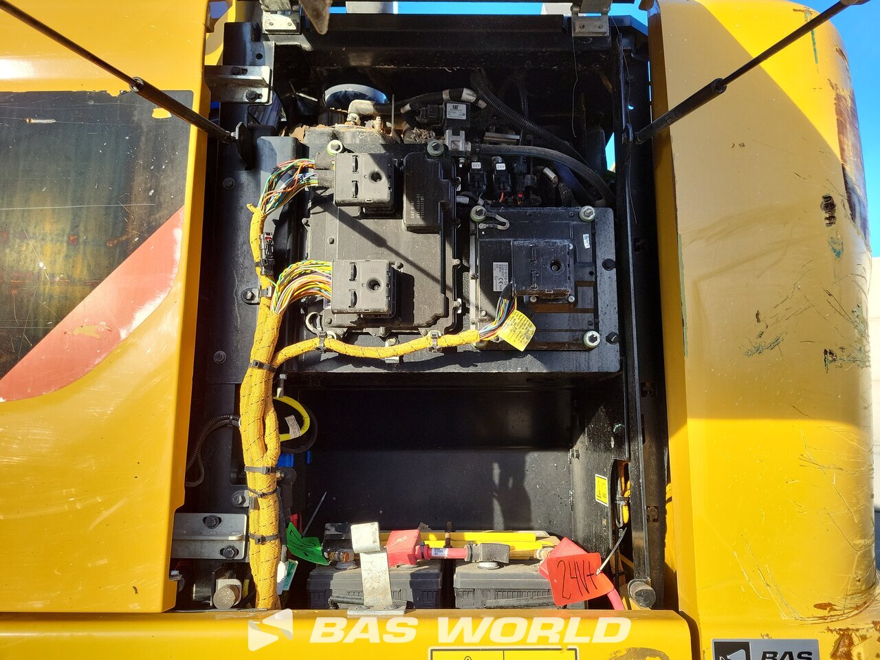 Other : Caterpillar MH3024 مناولات المخلفات مناولات صناعية