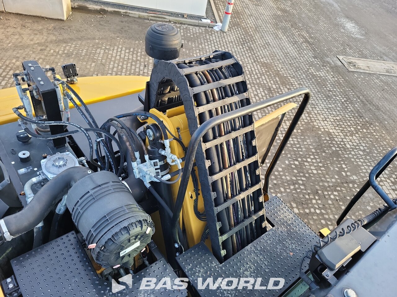 Other : Caterpillar MH3024 مناولات المخلفات مناولات صناعية