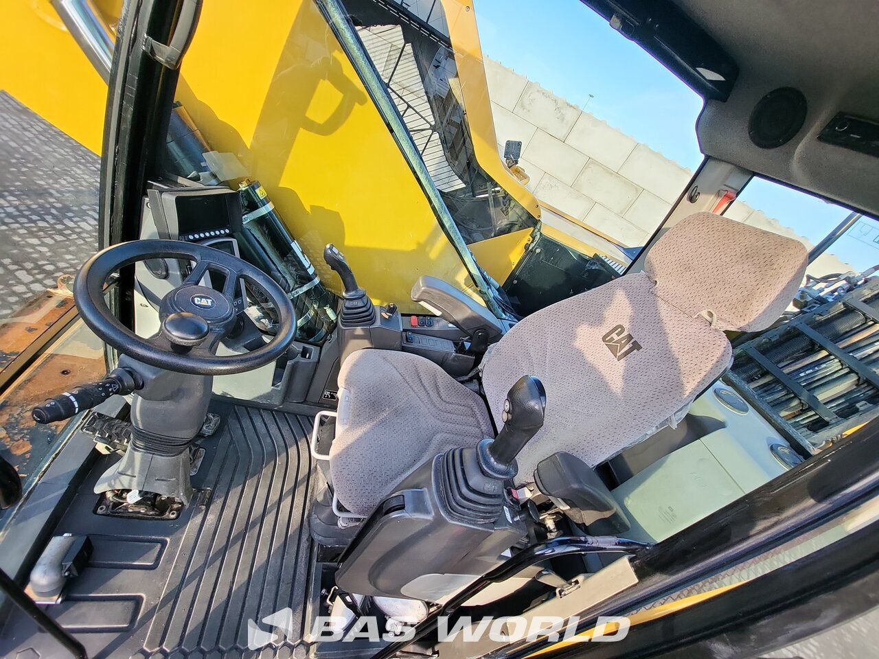 Other : Caterpillar MH3024 مناولات المخلفات مناولات صناعية