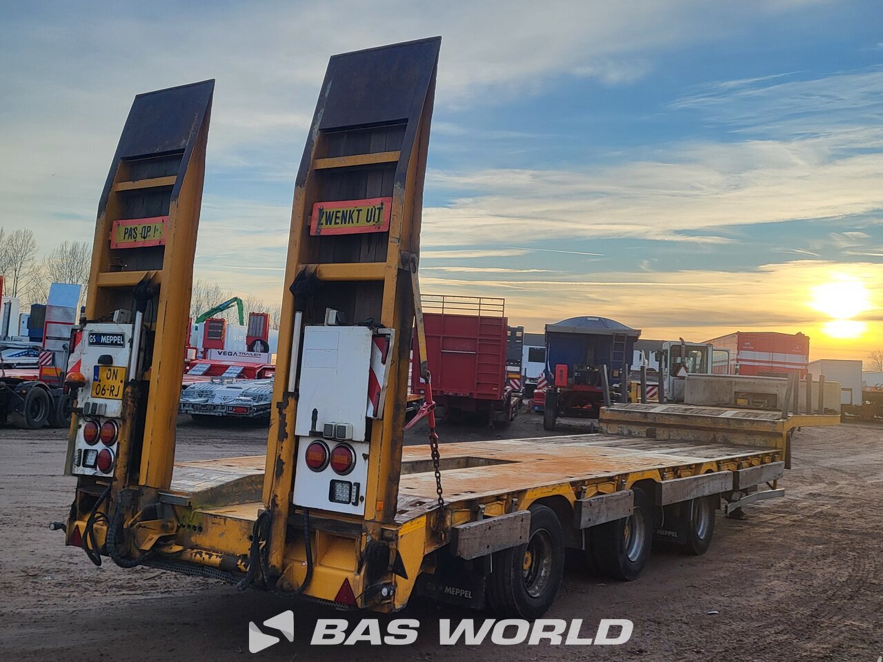 GS Meppel Semirremolque cama baja - BAS World