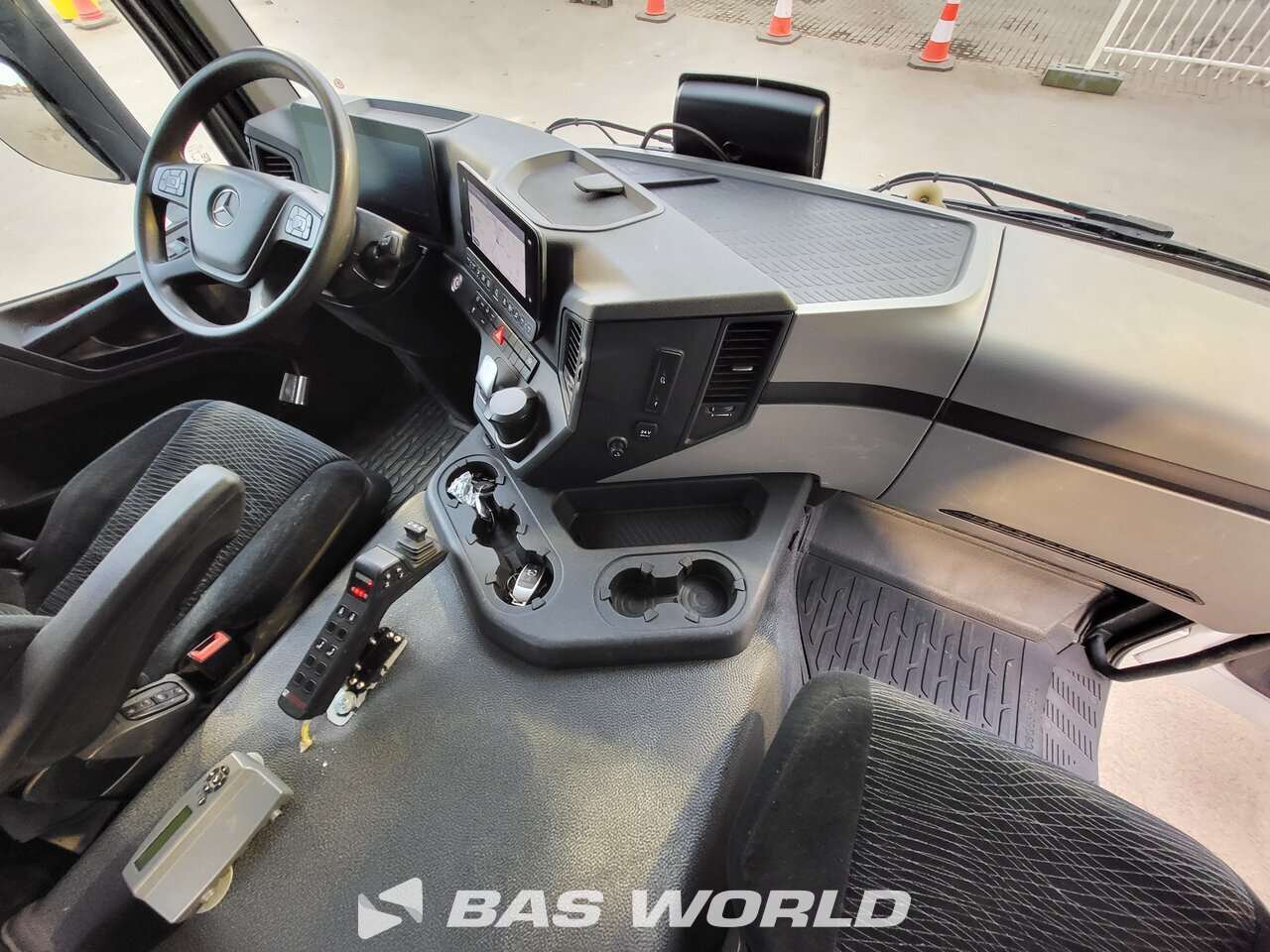 Other : Mercedes Actros 2633 شاحنة ذات خطاف