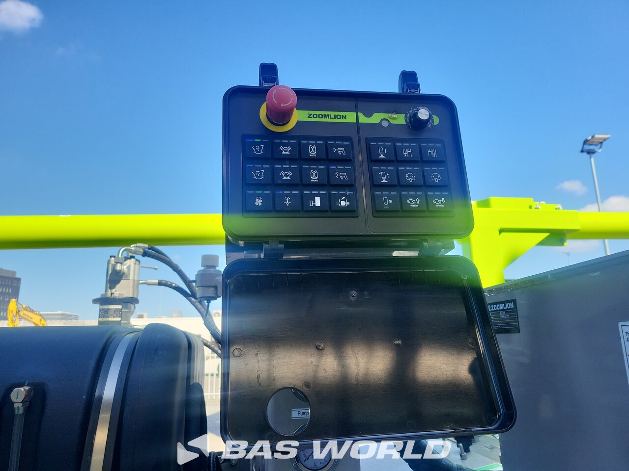 Other : Mercedes Arocs 2840 Concrete pump