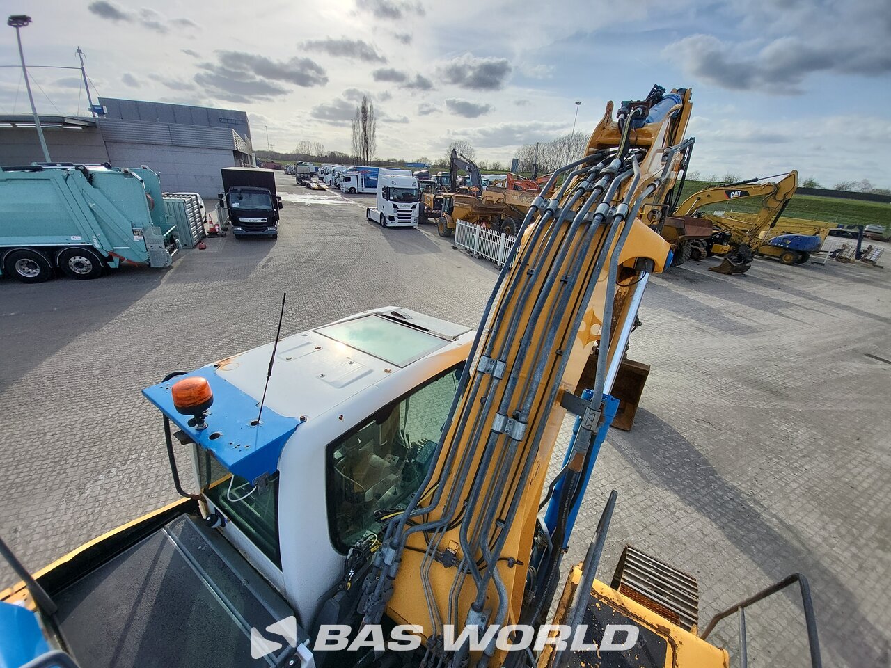 Other : Liebherr R936 LC гусеничный экскаватор