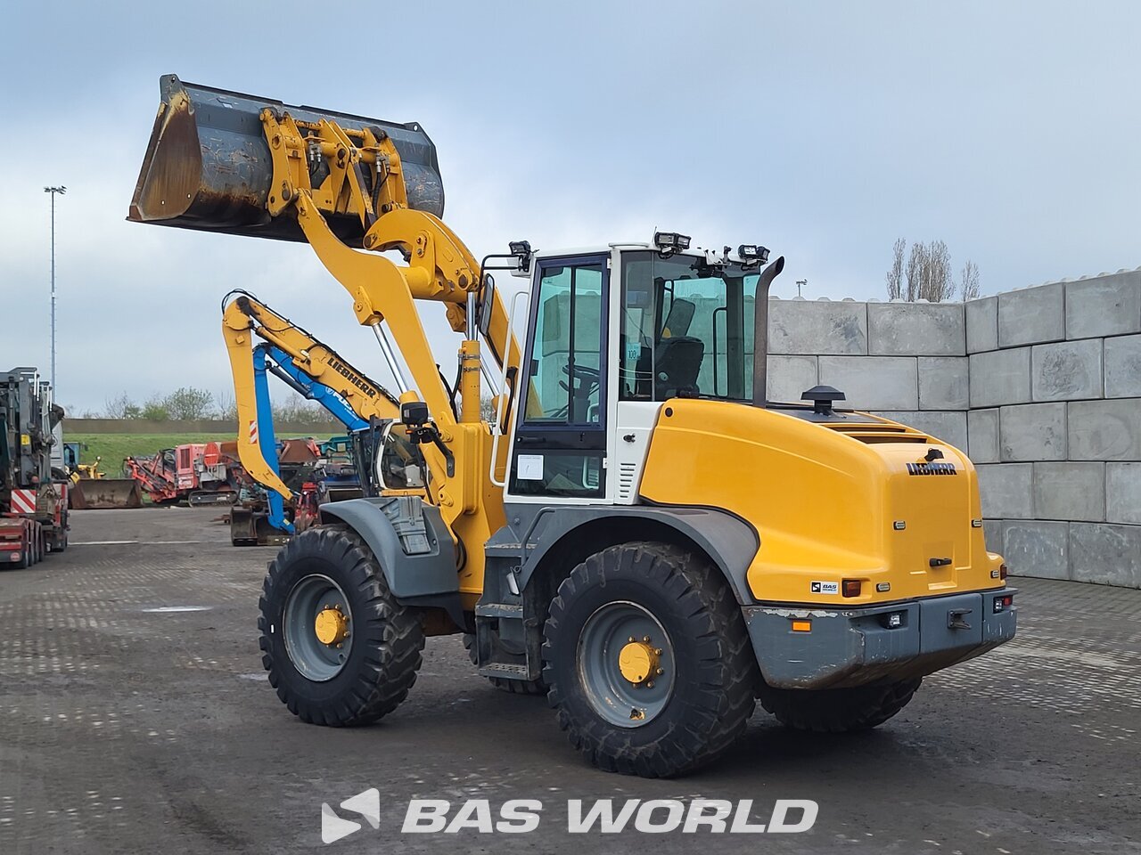 Other : Liebherr جرافات ذات عجلات