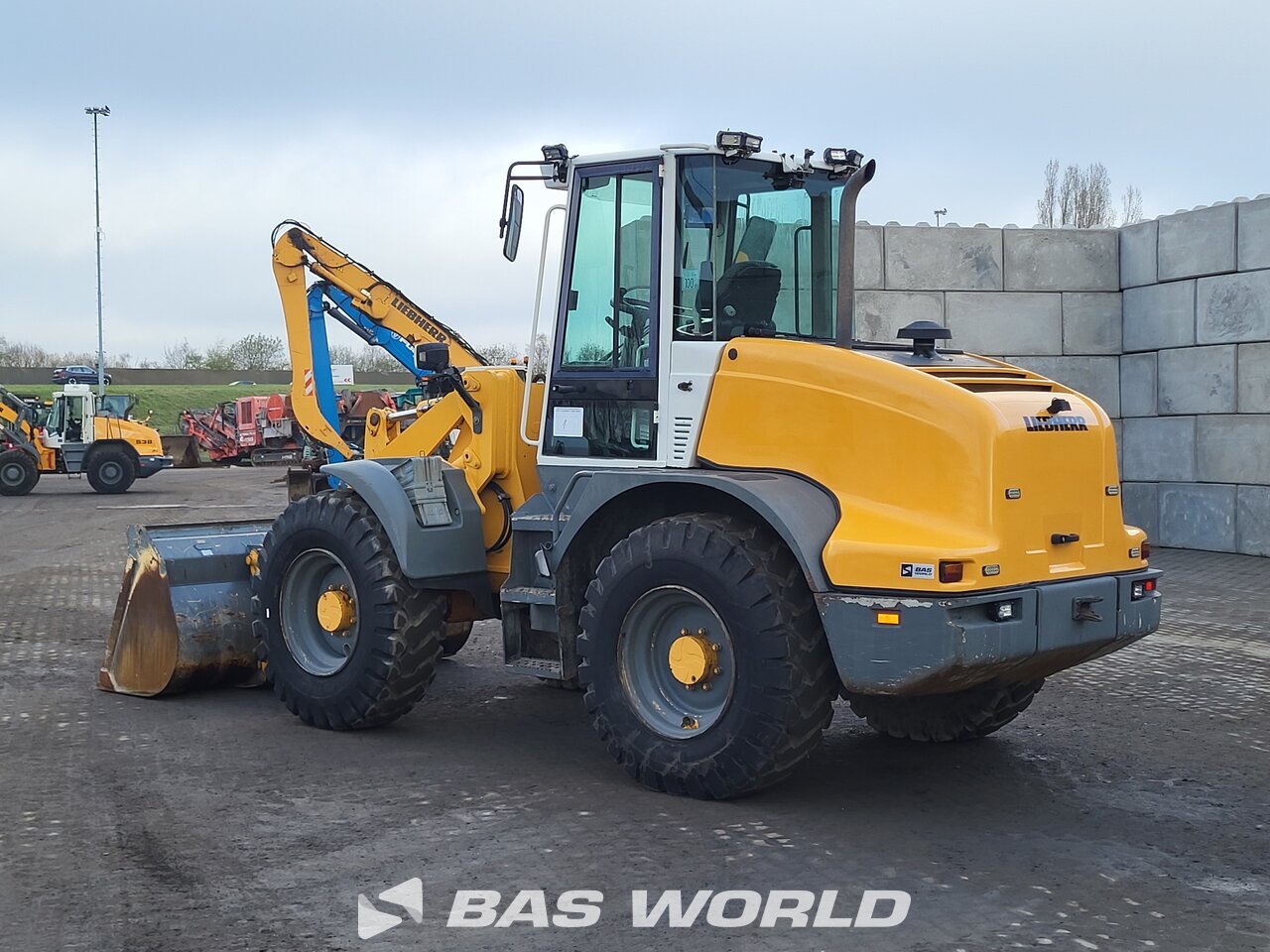 Other : Liebherr جرافات ذات عجلات