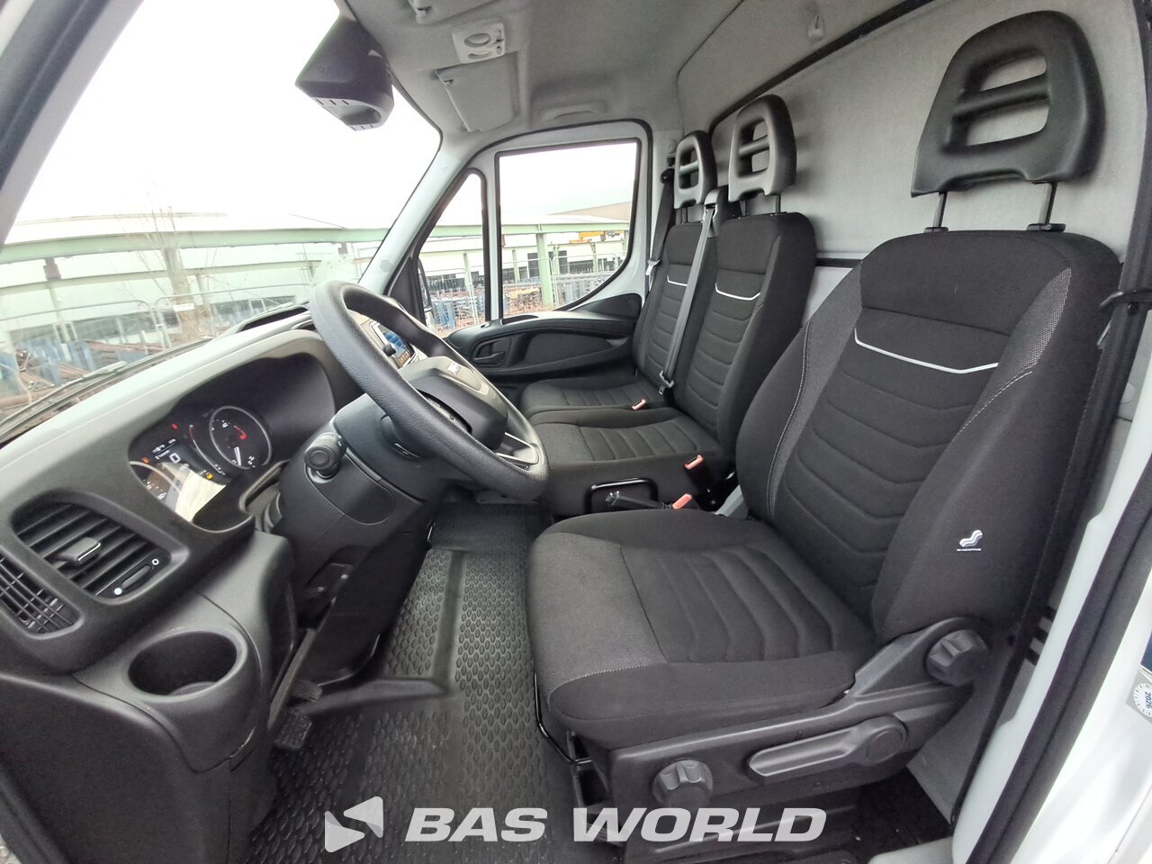 Other : Iveco Daily 35S16 Stängda lastbilskarosser