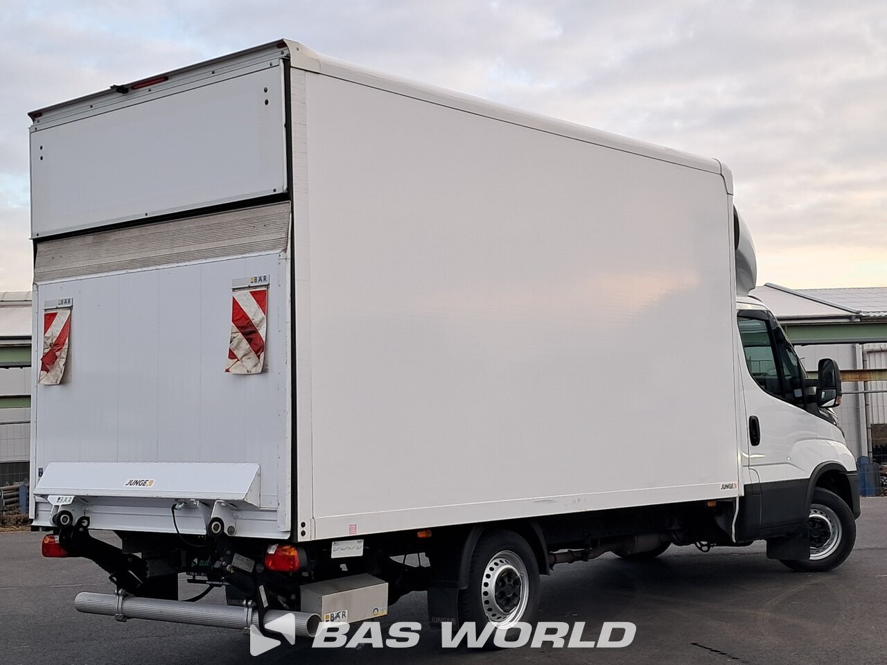 Other : Iveco Daily 35S16 Stängda lastbilskarosser